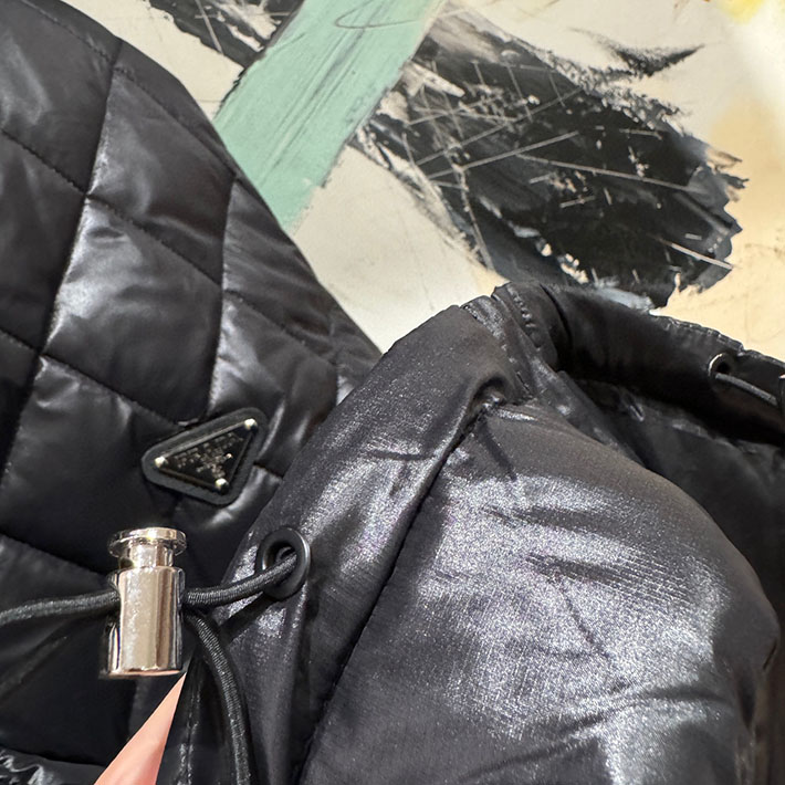 プラダ PRADA 中重量キルティングテクニカルファブリック ダウンジャケット SGC964_17QD_F0002_S_OOO ブラック - 画像 (4)