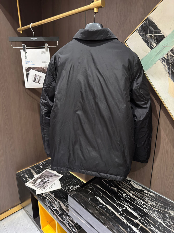 最高級プラダスーパーコピー PRADA Re-Nylon パデッドジャケット ジップアップ ロゴ ブラック 2525759 プラダ ジャケット コーデ - 画像 (8)
