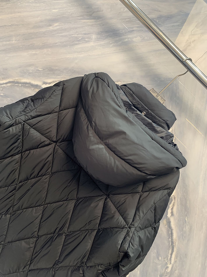 最高級モンクレールスーパーコピー Moncler ダウンジャケット AVEROLE 999 ブラック 2525790 モンクレール ダウン アウトレット - 画像 (3)