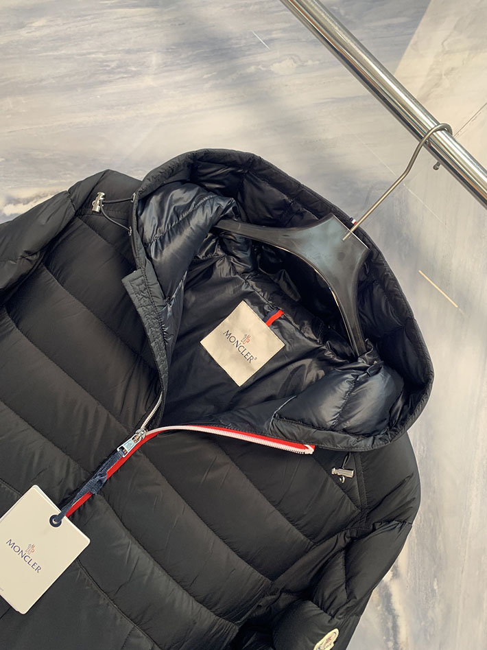 最高級モンクレールスーパーコピー Moncler ジップアップ パデッド ジャケット ブラック 2525791 モンクレール ダウン アウトレット - 画像 (8)