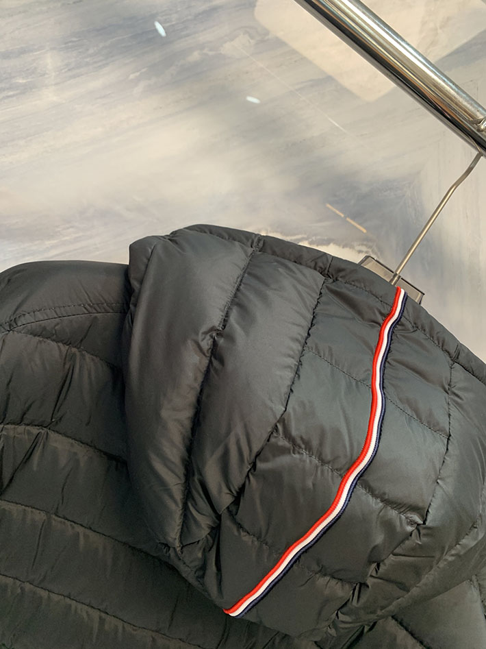 最高級モンクレールスーパーコピー Moncler ジップアップ パデッド ジャケット ブラック 2525791 モンクレール ダウン アウトレット - 画像 (2)