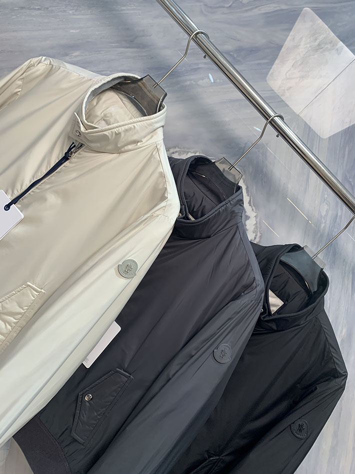 最高級モンクレールスーパーコピー Moncler Laramon ショートダウンジャケット ホワイト 2525794 モンクレール ダウン アウトレット - 画像 (9)