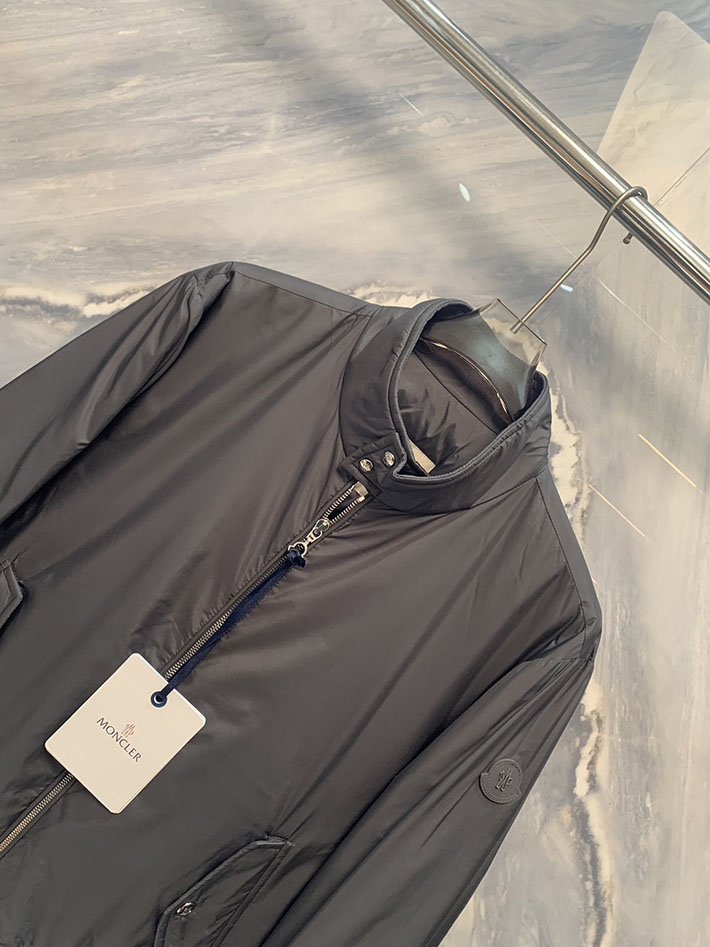最高級モンクレールスーパーコピー Moncler Laramon ショートダウンジャケット ホワイト 2525794 モンクレール ダウン アウトレット - 画像 (4)