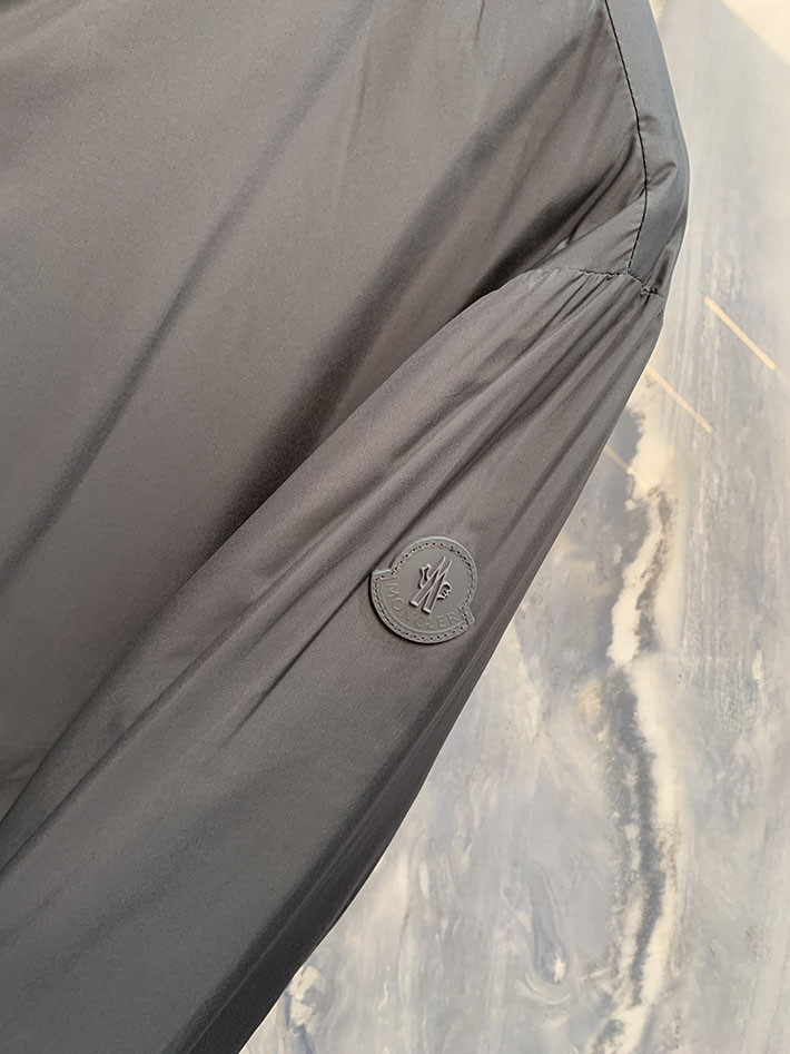 最高級モンクレールスーパーコピー Moncler Laramon ショートダウンジャケット ホワイト 2525794 モンクレール ダウン アウトレット - 画像 (3)