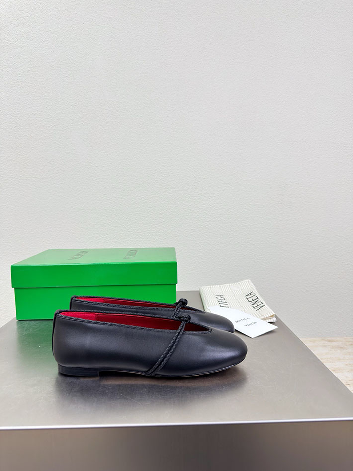 最高級ボッテガスーパーコピー Bottega Veneta ローサ メリージェーン バレリーナ 2627002 ボッテガ 靴 アウトレット - 画像 (2)