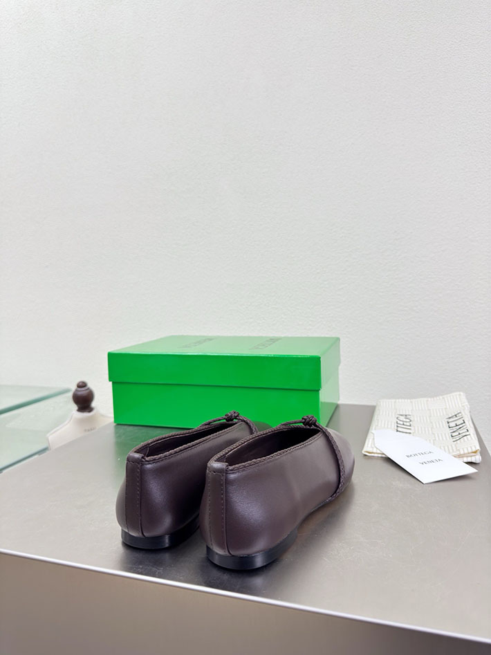 最高級ボッテガスーパーコピー Bottega Veneta ローサ メリージェーン バレリーナ 2627004 バレリーナ 靴 ブランド - 画像 (9)