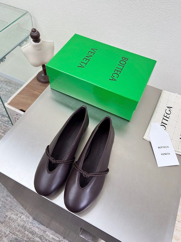 最高級ボッテガスーパーコピー Bottega Veneta ローサ メリージェーン バレリーナ 2627004 バレリーナ 靴 ブランド - 画像 (7)