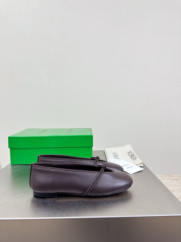最高級ボッテガスーパーコピー Bottega Veneta ローサ メリージェーン バレリーナ 2627004 バレリーナ 靴 ブランド - 画像 (5)