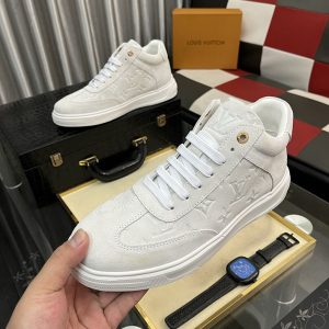 ルイ ヴィトン スニーカー 限定