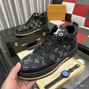 ルイヴィトン スニーカー 値段