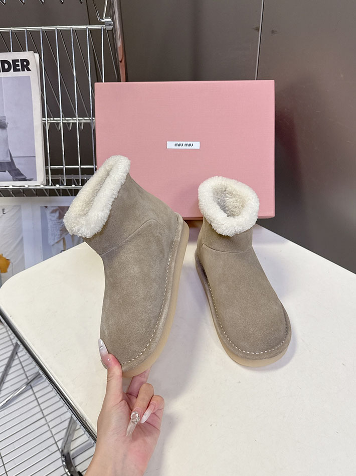 miumiu レザーブーツ