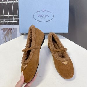 プラダ バレエシューズ