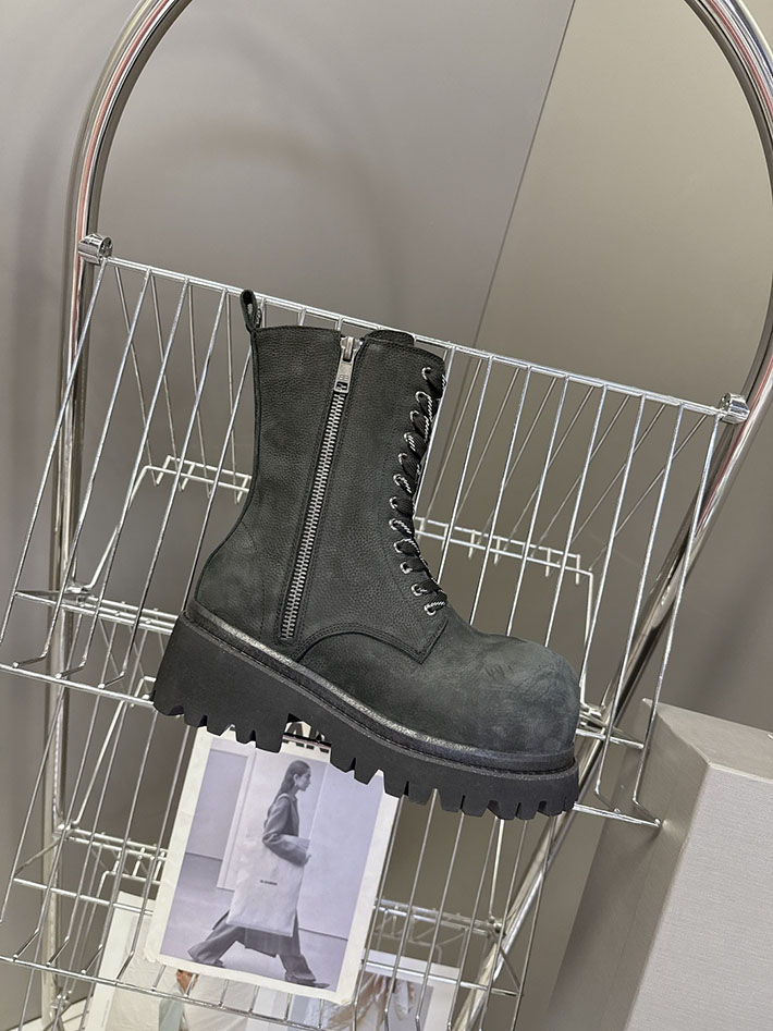 最高級バレンシアガスーパーコピー BALENCIAGA Stomper ジップ付きブーティ ブラック 847309WCB901000 バレンシアガ ブーツ コーデ - 画像 (9)