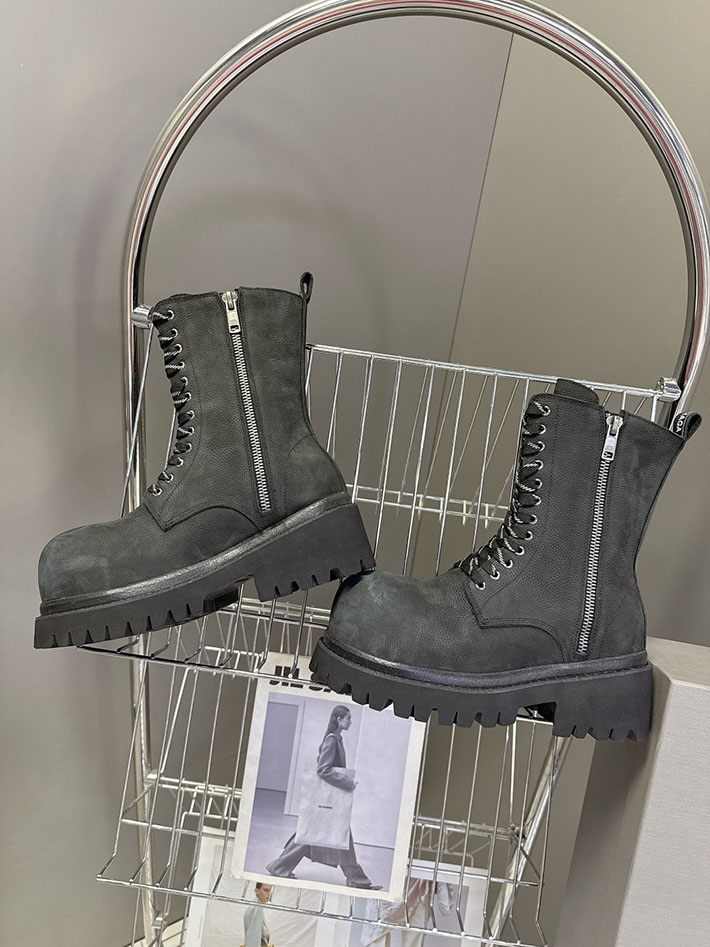 最高級バレンシアガスーパーコピー BALENCIAGA Stomper ジップ付きブーティ ブラック 847309WCB901000 バレンシアガ ブーツ コーデ - 画像 (8)