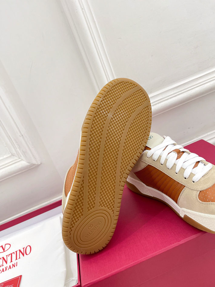 最高級ヴァレンティノスーパーコピー VALENTINO アップヴィレッジ パーフォレイテッドナッパレザー 2627224 ヴァレンティノ スニーカー コーデ - 画像 (5)