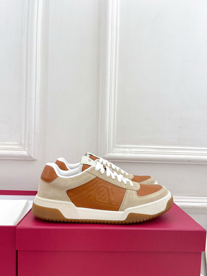 最高級ヴァレンティノスーパーコピー VALENTINO アップヴィレッジ パーフォレイテッドナッパレザー 2627224 ヴァレンティノ スニーカー コーデ - 画像 (3)