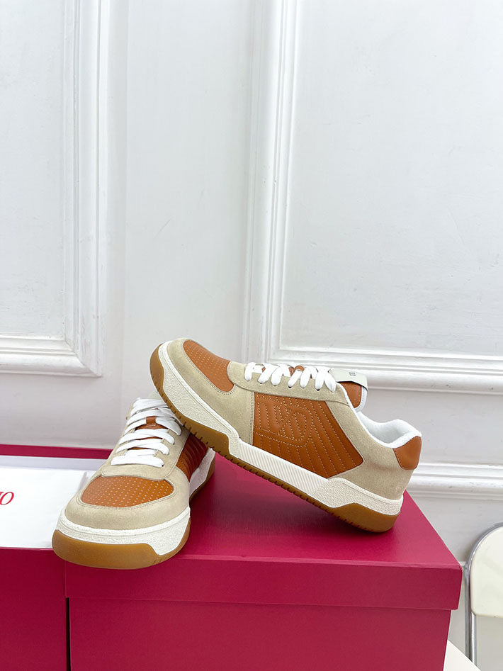 最高級ヴァレンティノスーパーコピー VALENTINO アップヴィレッジ パーフォレイテッドナッパレザー 2627224 ヴァレンティノ スニーカー コーデ - 画像 (2)