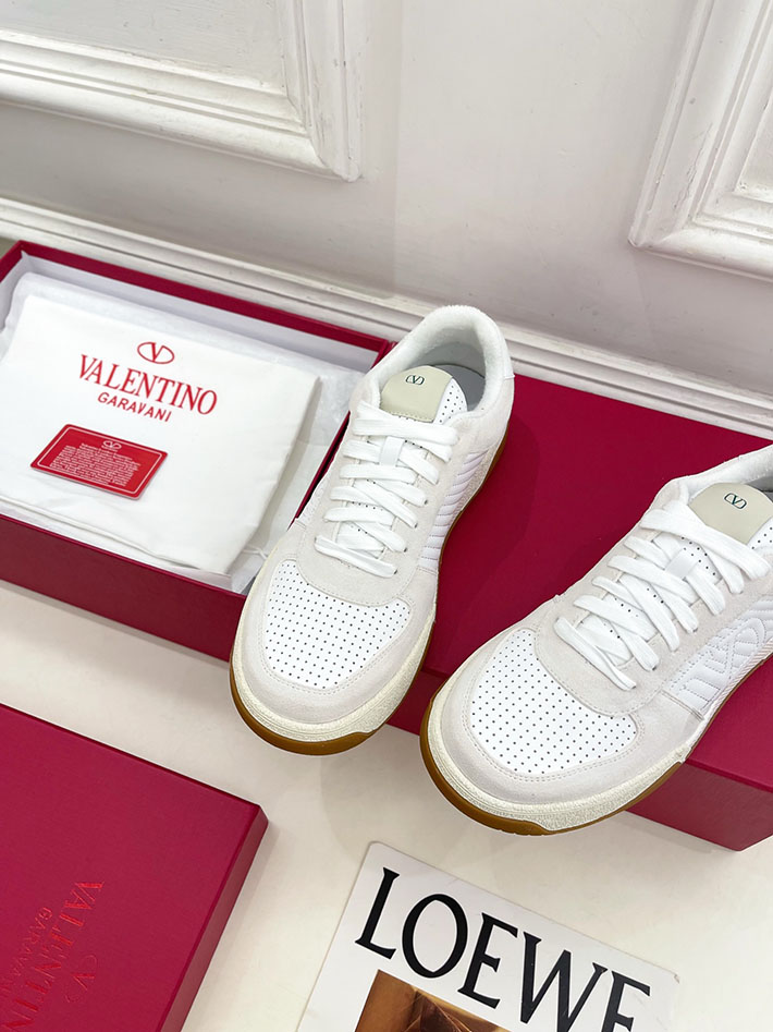 最高級ヴァレンティノスーパーコピー VALENTINO アップヴィレッジ パーフォレイテッドナッパレザー 2627225 ヴァレンティノ スニーカー スタッズ - 画像 (9)