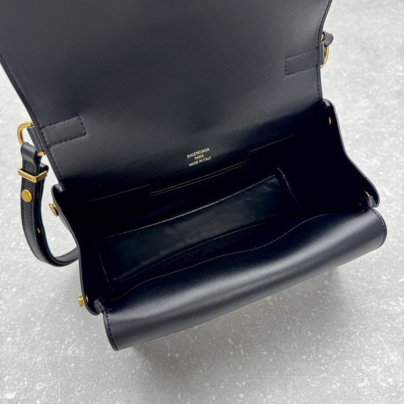 バレンシアガ バッグ 人気 レディース Bel Air Xs Shoulder Bag In Smooth Leather ブラック 2526406 バレンシアガ バッグ アウトレット - 画像 (3)