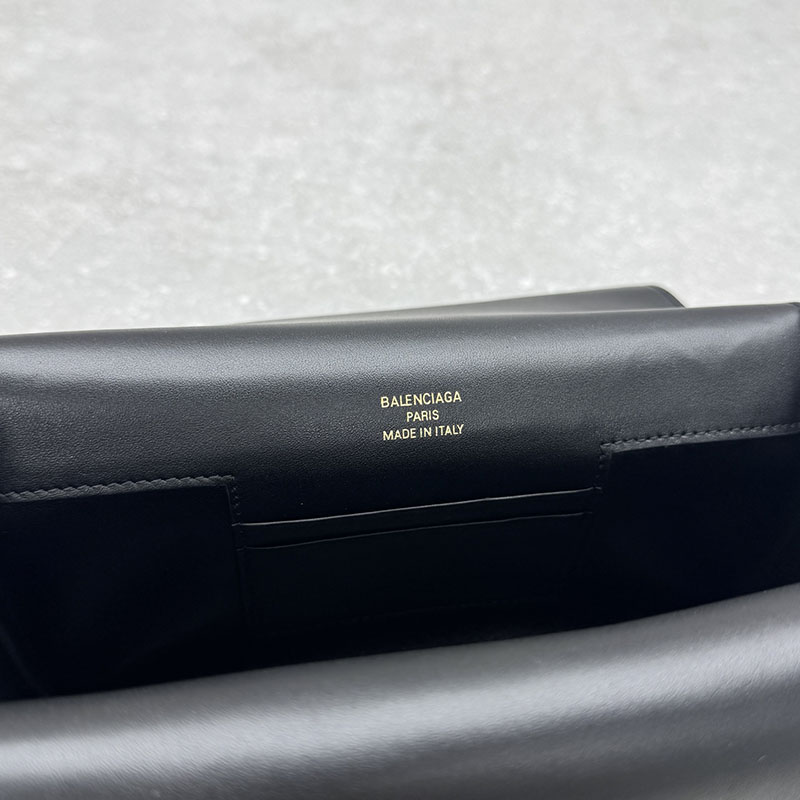 バレンシアガ バッグ 人気 レディース Bel Air Xs Shoulder Bag In Smooth Leather ブラック 2526406 バレンシアガ バッグ アウトレット - 画像 (2)