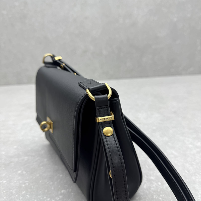 バレンシアガ バッグ 人気 レディース Bel Air Xs Shoulder Bag In Smooth Leather ブラック 2526406 バレンシアガ バッグ アウトレット - 画像 (6)