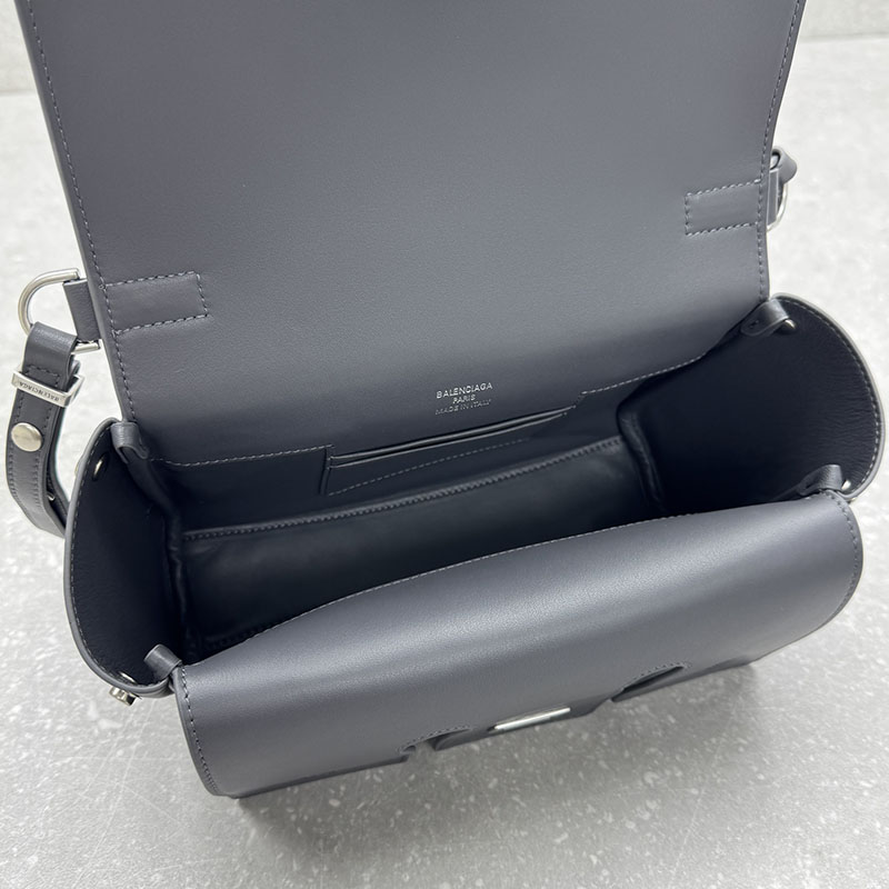 バレンシアガ バッグ 人気 レディース Bel Air Xs Shoulder Bag In Smooth Leather グレー 2526407 バレンシアガ バッグ ショルダー - 画像 (2)