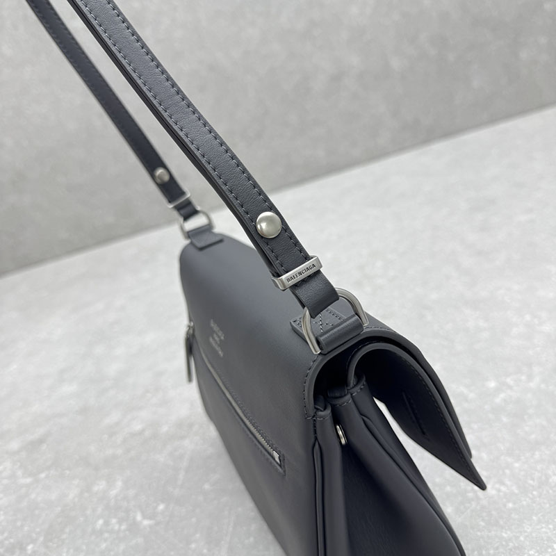 バレンシアガ バッグ 人気 レディース Bel Air Xs Shoulder Bag In Smooth Leather グレー 2526407 バレンシアガ バッグ ショルダー - 画像 (8)