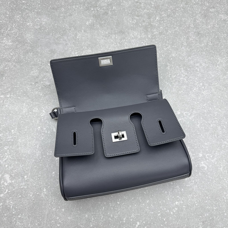 バレンシアガ バッグ 人気 レディース Bel Air Xs Shoulder Bag In Smooth Leather グレー 2526407 バレンシアガ バッグ ショルダー - 画像 (6)