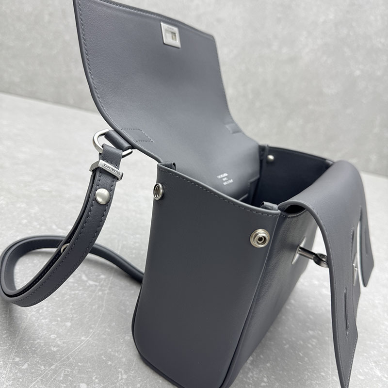 バレンシアガ バッグ 人気 レディース Bel Air Xs Shoulder Bag In Smooth Leather グレー 2526407 バレンシアガ バッグ ショルダー - 画像 (5)