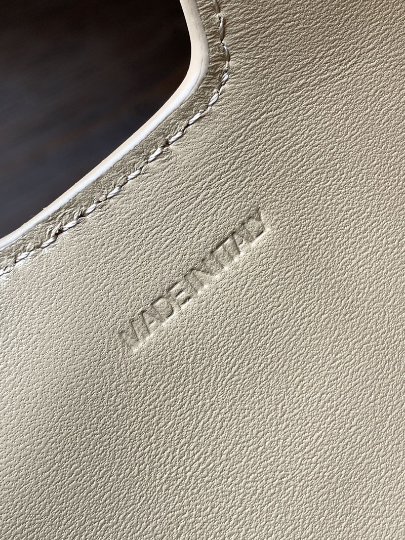 最高級セリーヌスーパーコピー CELINE ミディアム カミーユ 16(セーズ)ソフト バッグ モダントープ 119563FX9.18GT - 画像 (2)