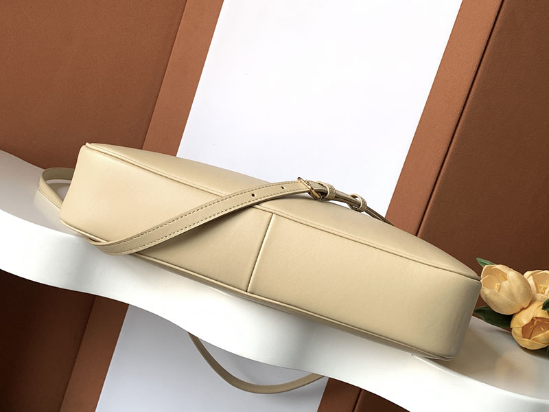 最高級セリーヌスーパーコピー CELINE ミディアム カミーユ 16(セーズ)ソフト バッグ ライトサンド 119563FX9.03PA - 画像 (7)