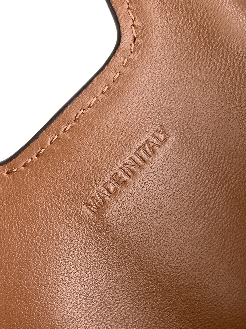 最高級セリーヌスーパーコピー CELINE ミディアム カミーユ 16(セーズ)ソフト バッグ タン 119563FX9.04LU セリーヌ バッグ アウトレット - 画像 (2)
