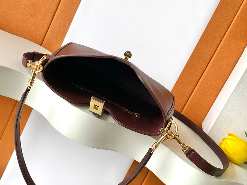 最高級セリーヌスーパーコピー CELINE スモール カミーユ 16(セーズ)ソフト バッグ ディープバーガンディ 120693FX9.28DG - 画像 (3)