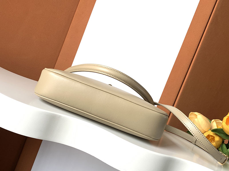 最高級セリーヌスーパーコピー CELINE スモール カミーユ 16(セーズ)ソフト バッグ ディープアイボリー 120693FX9.02EZ - 画像 (7)