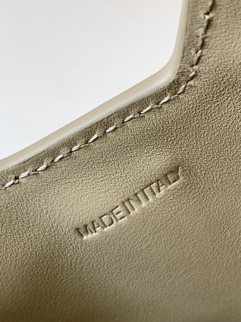 最高級セリーヌスーパーコピー CELINE スモール カミーユ 16(セーズ)ソフト バッグ ディープアイボリー 120693FX9.02EZ - 画像 (2)