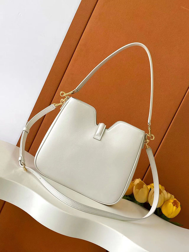 最高級セリーヌスーパーコピー CELINE スモール カミーユ 16(セーズ)ソフト バッグ ライス 120693FX9.01RC セリーヌ バッグ アウトレット - 画像 (8)