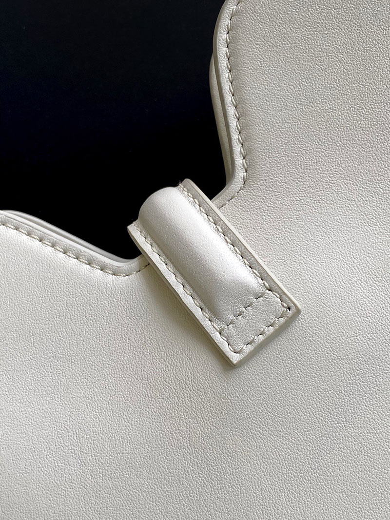 最高級セリーヌスーパーコピー CELINE スモール カミーユ 16(セーズ)ソフト バッグ ライス 120693FX9.01RC セリーヌ バッグ アウトレット - 画像 (4)