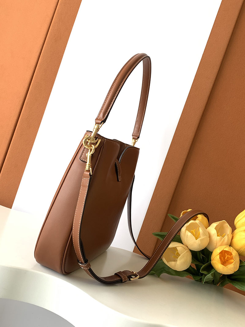 最高級セリーヌスーパーコピー CELINE スモール カミーユ 16(セーズ)ソフト バッグ タン 120693FX9.04LU 御殿場アウトレット セリーヌ バッグ - 画像 (9)