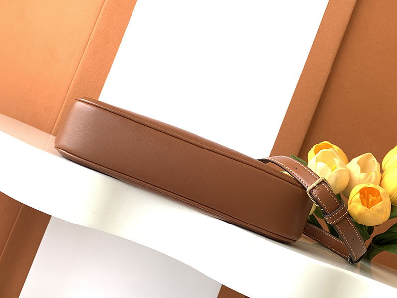 最高級セリーヌスーパーコピー CELINE スモール カミーユ 16(セーズ)ソフト バッグ タン 120693FX9.04LU 御殿場アウトレット セリーヌ バッグ - 画像 (7)