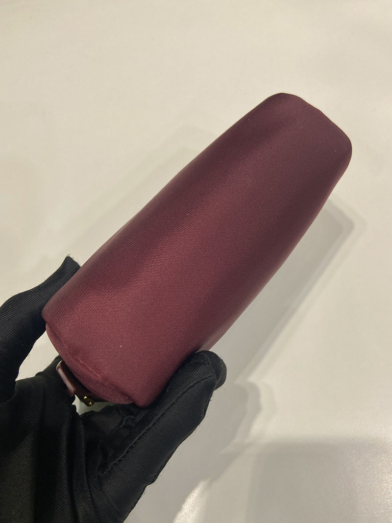 最高級プラダスーパーコピー PRADA マイクロ Re-Nylon ポーチ ボルドー 1ND339_R067_F0GCM プラダ ポーチ アウトレット 値段 - 画像 (5)