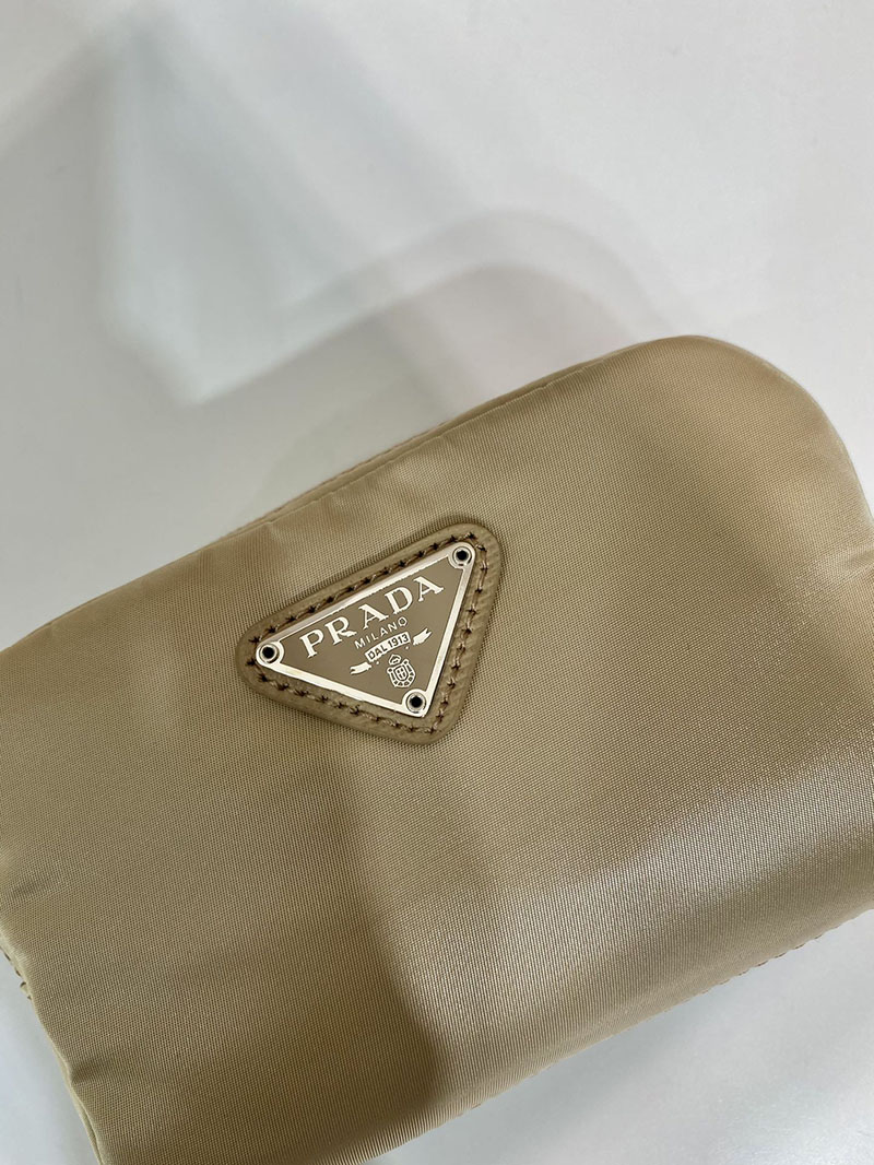 最高級プラダスーパーコピー PRADA マイクロ Re-Nylon ポーチ サンドベージュ 1ND339_R067_F0F24 プラダ ポーチ 公式 - 画像 (5)