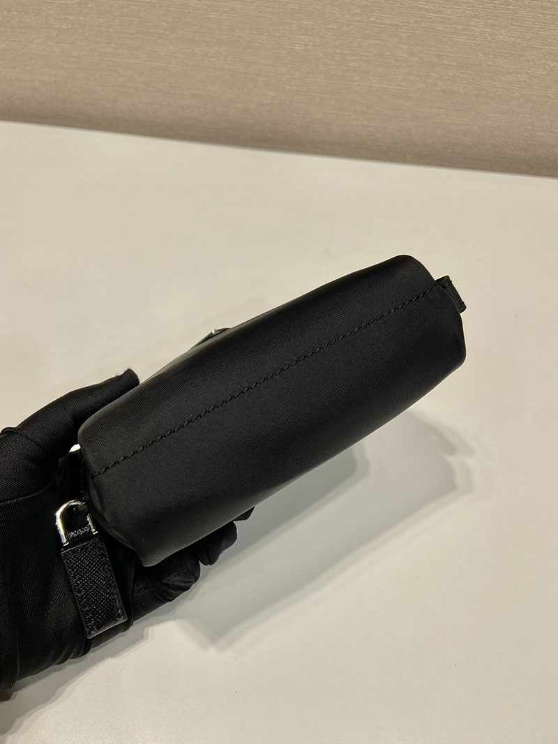 最高級プラダスーパーコピー PRADA マイクロ Re-Nylon ポーチ ブラック 1ND339_R067_F0002 プラダ ナイロン ポーチ アウトレット - 画像 (5)