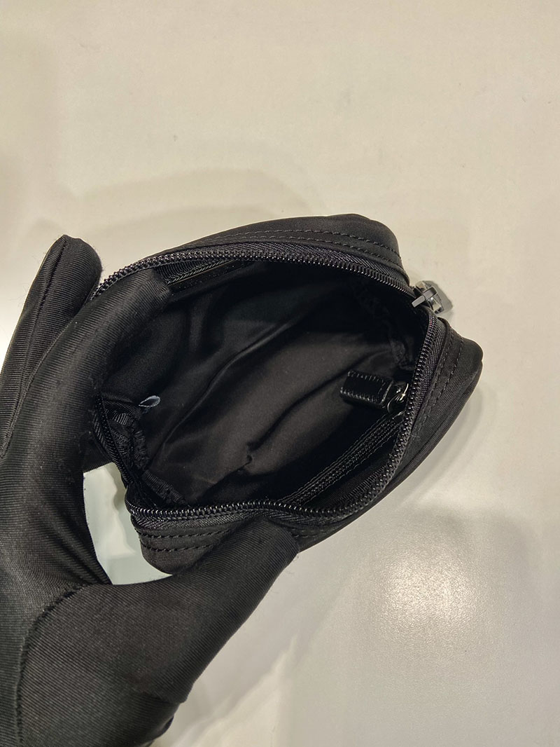 最高級プラダスーパーコピー PRADA マイクロ Re-Nylon ポーチ ブラック 1ND339_R067_F0002 プラダ ナイロン ポーチ アウトレット - 画像 (3)