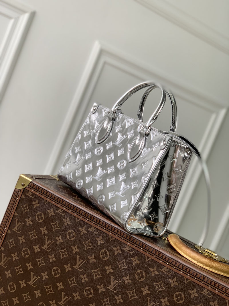 ルイヴィトン トートバッグ 新作 Louis Vuitton LV SKI オンザゴー PM シルバー M26373 レディース ルイヴィトン トートバッグ - 画像 (9)