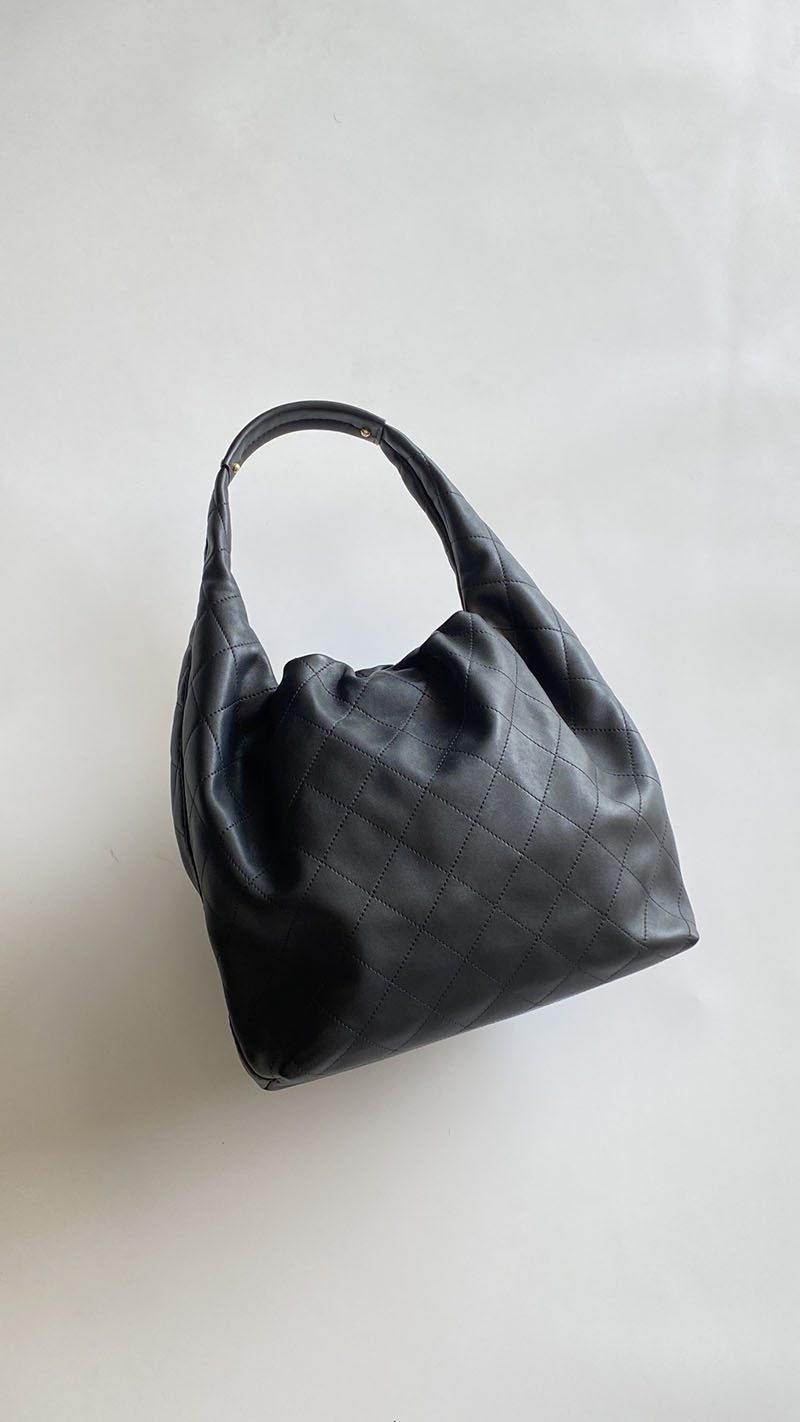 シャネル 新作バッグ H品 CHANEL ラージ ホーボー バッグ ブラック AS5967-B22897-94305 シャネル バッグ 新作 2026 - 画像 (6)