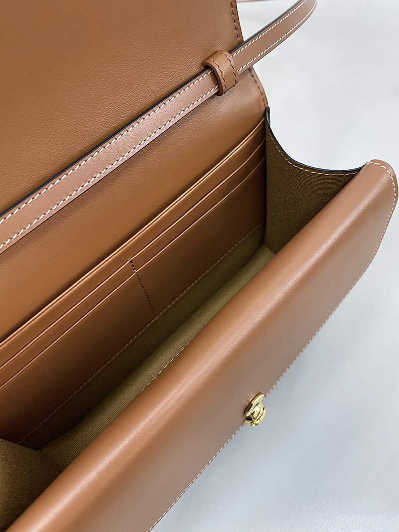 最高級セリーヌスーパーコピー CELINE ストラップ デュオウォレット タン 10P672GVL.04LU セリーヌ バッグ 人気ランキング - 画像 (3)
