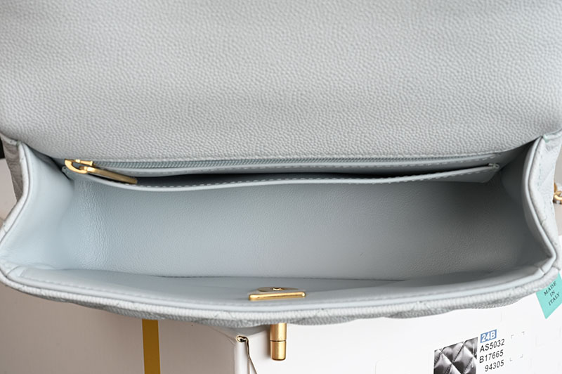 シャネル 新作バッグ 2026 CHANEL マトラッセ CCマーク ココマーク ミニバッグ ライトブルー AS5701 B21431 N0195 シャネル バッグ マトラッセ - 画像 (2)