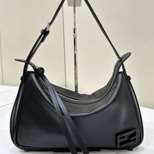 フェンディショルダーバッグレディース
