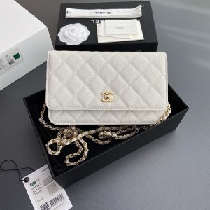 シャネル チェーンウォレット 定価