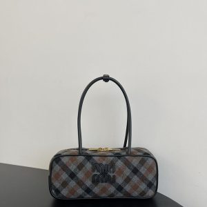 Miumiu バッグ 安い